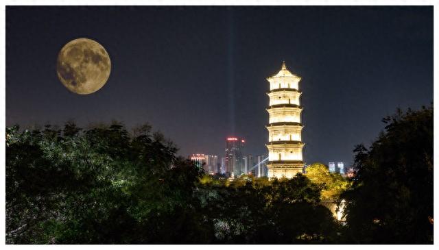 中秋月下照无眠