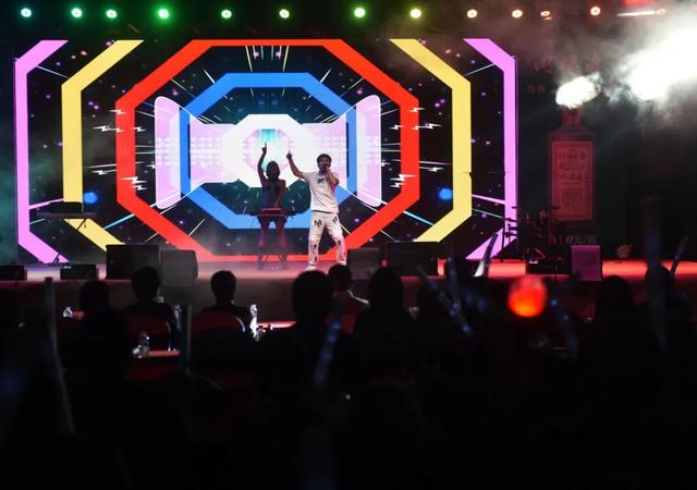 “机”情狂欢，“智”燃明光——机器人总动员，嗨爆明光黄金周