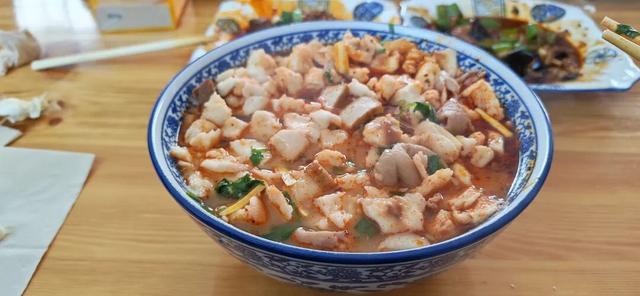 斗门石爷庙里的西汉牛郎石像