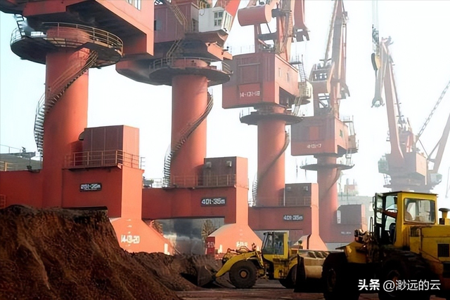 特朗普向全球发出通牒：180天内必须对中国动手，不帮忙就加税