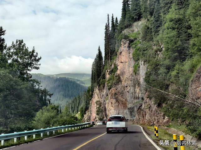 自驾新疆，从那拉提经独库公路到达库车，游玩库车大峡谷（7）