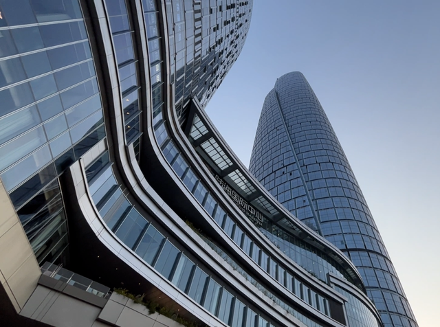 云、贵、川、渝第一高楼，西南经济的象征