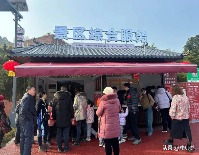 十一景区人山人海，高速充电桩抢破头，谁才是罪魁祸首？