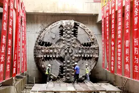 武汉地铁环线12号线首个标段双线贯通图片