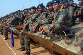 从皮包骨到衣难裹肉，只差一个印度军营？军队伙食暴露印度大问题图片