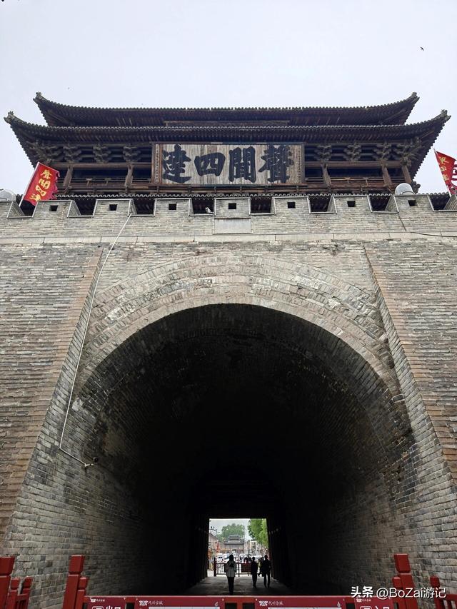 边靖楼，北“威震三关”，南“声闻四达”无门票