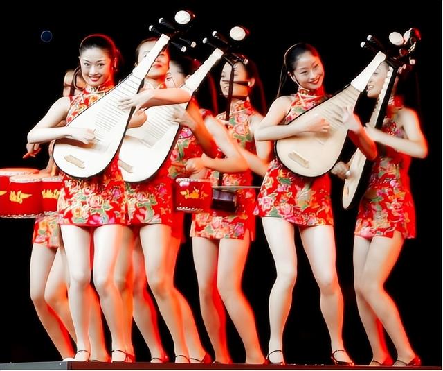 22年前，“女子十二乐坊”爆火，放弃中国去日本发展，如今咋样了