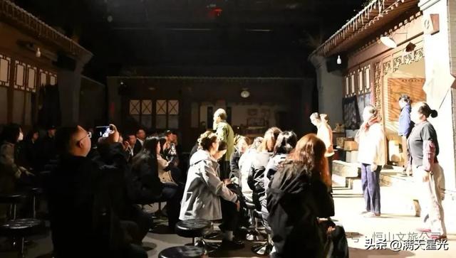 恒山文旅公司组织员工观看《剧说浑源・李家大院》