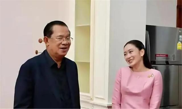 复仇的机会来了，美女总理眼含热泪，号召37万皇家军队大干一场