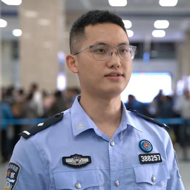 从河口出发！越南游客乘动车开启云南避暑之旅
