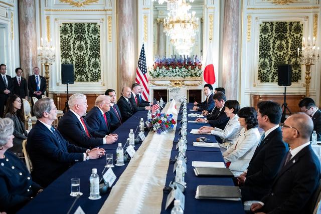 中美深夜一通电话，让高市心里没底，几小时后特朗普对日提出要求