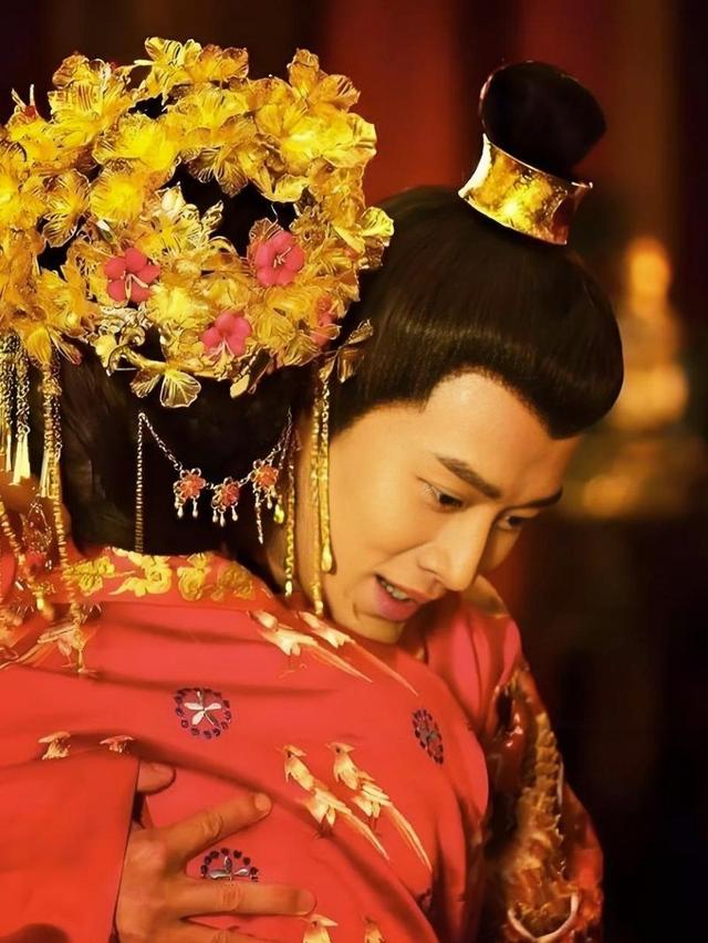 15岁朱见深邀请32岁乳母共浴，发现她屁股上红印，大怒：废除皇后