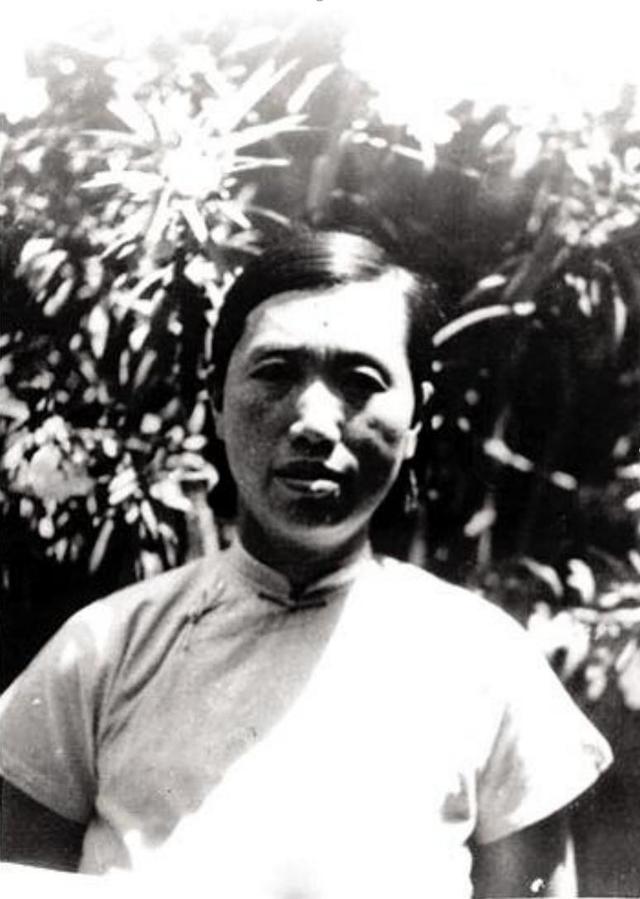 82年台湾老人带一盒骨灰回到大陆，中央：补开追悼会，葬进八宝山