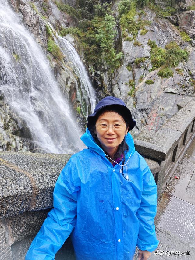 徒步登泰山之四—终章——冒雨徒步下山补看泰山关帝庙
