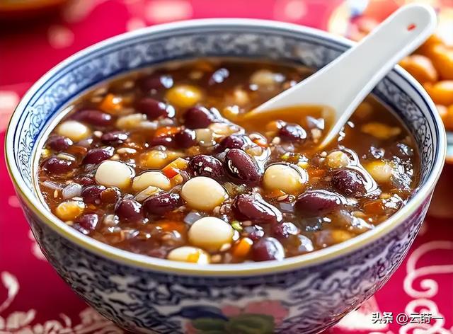 不是迷信！明日腊八节	，建议大家：1不出、2不泡、3要吃，别大意