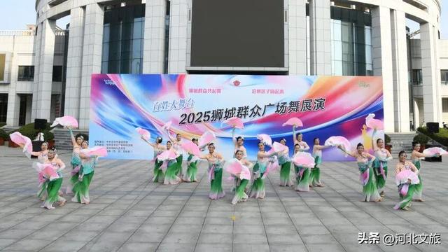 2025狮城群众广场舞展演在沧州文化艺术中心广场举办