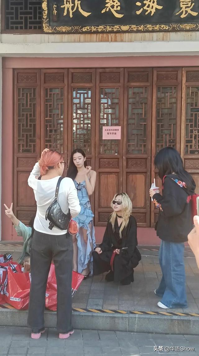 封关前瞻丨海口骑楼老街冬日景象：满眼都是外国人