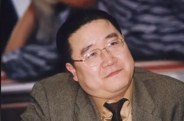 别墅公证，孙子姓宋:宋丹丹用27年，给英达上了最"诛心"的一堂课