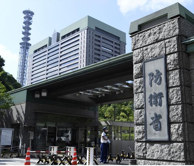 连夜撤走导弹，美军给了高市早苗一记响亮的“耳光”：怕中国实锤