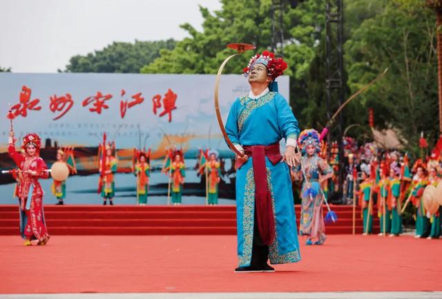 泉州宋江阵新升级——簪花侠士2.0！相约丰泽场，打卡“非遗盛宴+滨海浪漫”