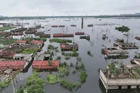 活在积水和裂缝里：鲁西南采煤塌陷区村庄难题图片