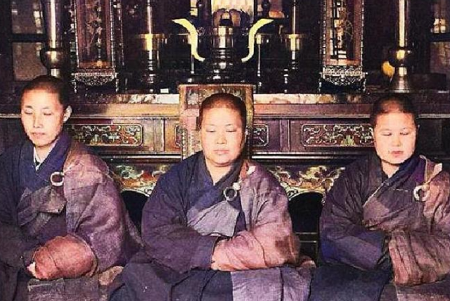 揭秘尼姑庵的黑暗面：尼姑平均年龄不到25，香客人来人往究竟为何
