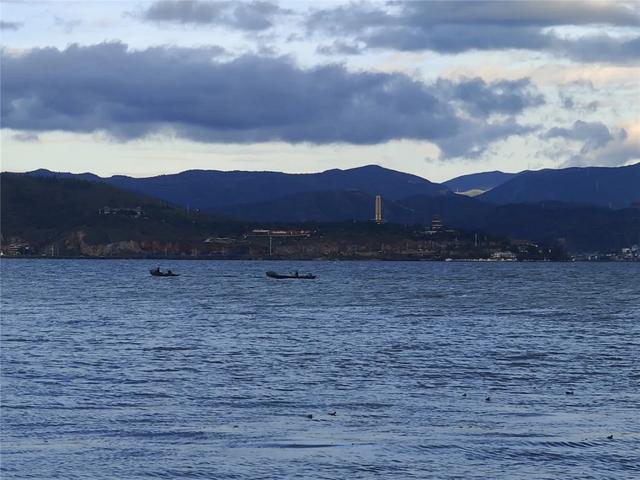 乘动车去大理!在古城追晚霞,洱海畔等风来