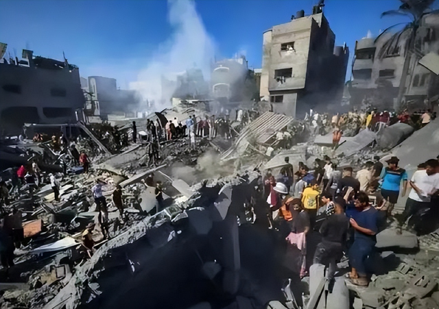 100枚导弹从天而降，美军开始斩首，中东打起来了，英法德俄失声