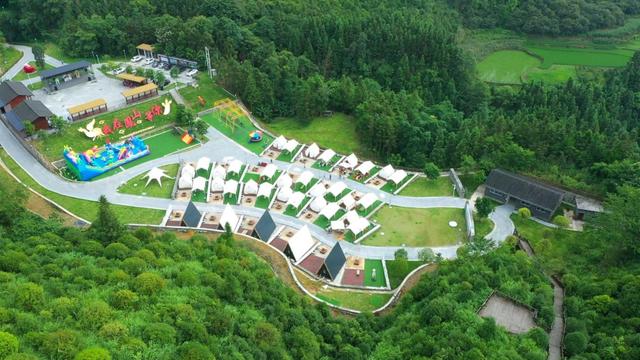 广西凤山县历史沿革及行政区划