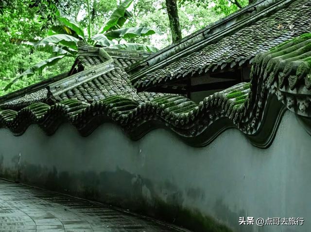 成都清凉避暑胜地，千年前就已闻名，风景如仙境，地铁公交直达！