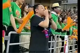 李梦哽咽回应遭球迷骂小三，希望球迷维护联赛形象，队友发文声讨图片