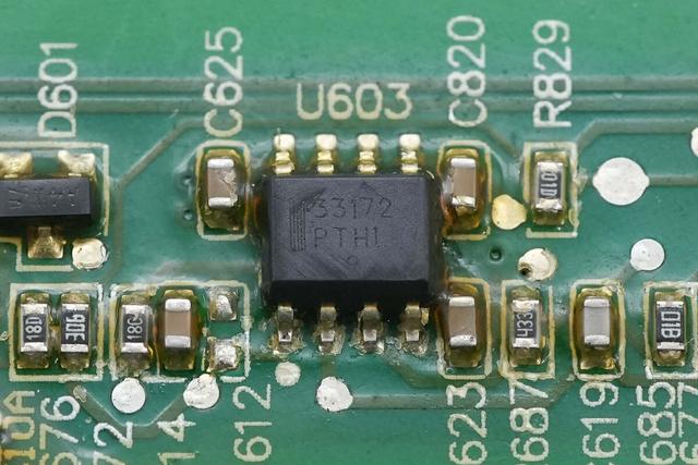 重达18斤的大块头，内部全是灰，麦格米特15kW充电模块拆解