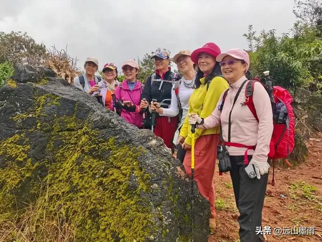 徒步石林蓑衣山、赏水上石林,遇降雨淅淅沥沥,收获特别的体验