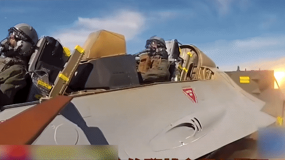 空姐开关舱门太费力！飞机造价过亿，为什么不肯装自动舱门？