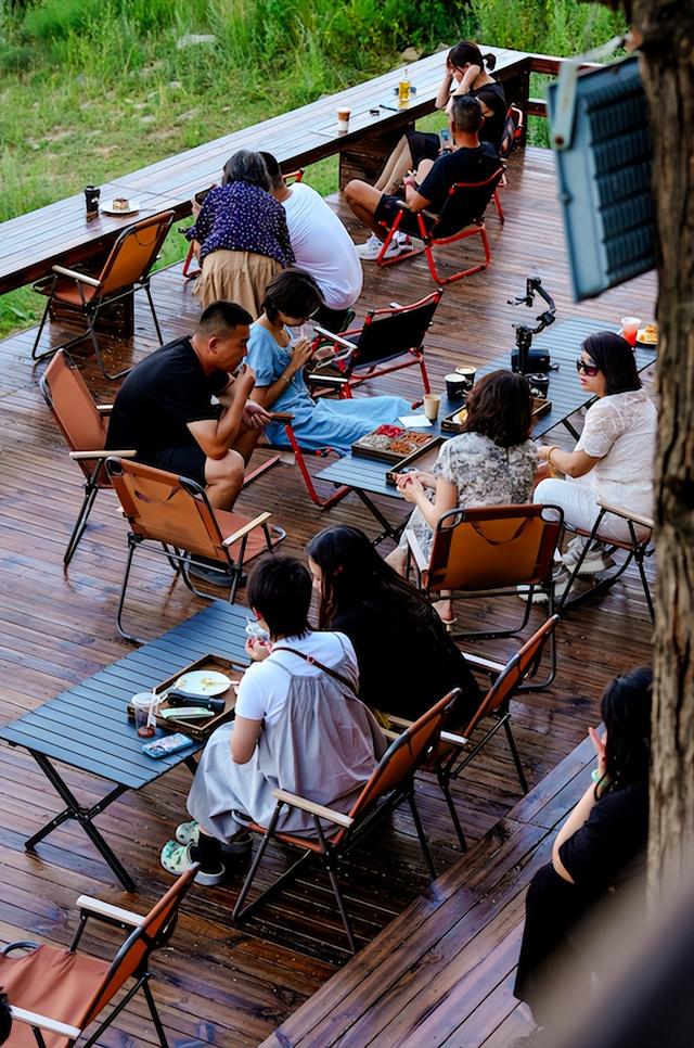 【文明旅游】太原市万柏林区：“治愈系”露营地，星空草坪临崖听风氛围感拉满！