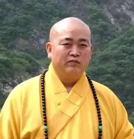 一天仨瓜！释永信被批捕、王大陆认罪、贾乃亮被控卖假货，太意外