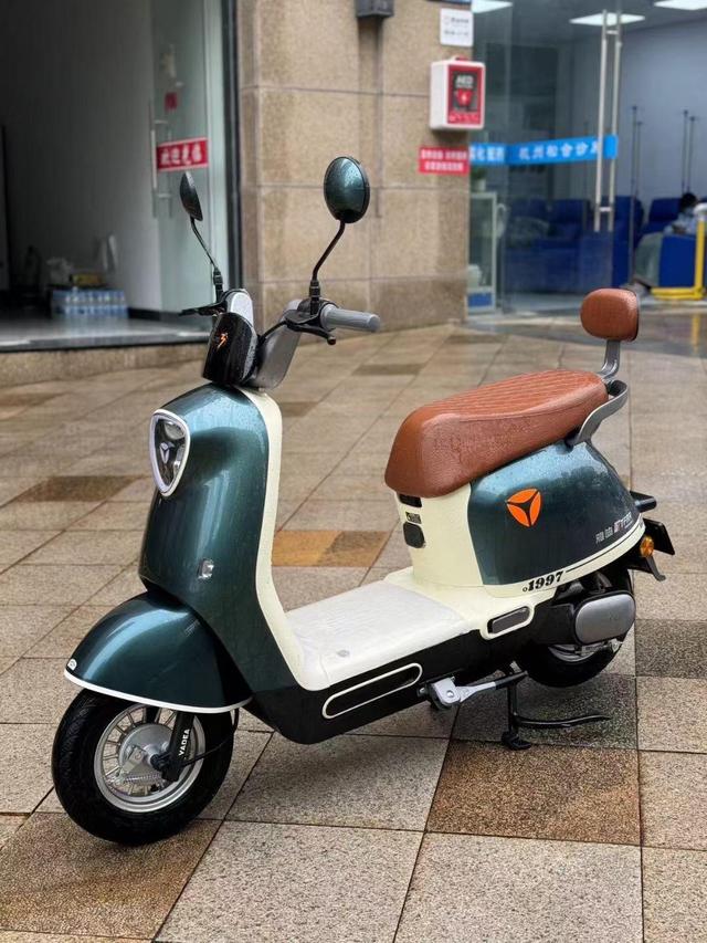 60岁以上没有驾照的人，可以开哪些代步车？交警:这3款安全可靠