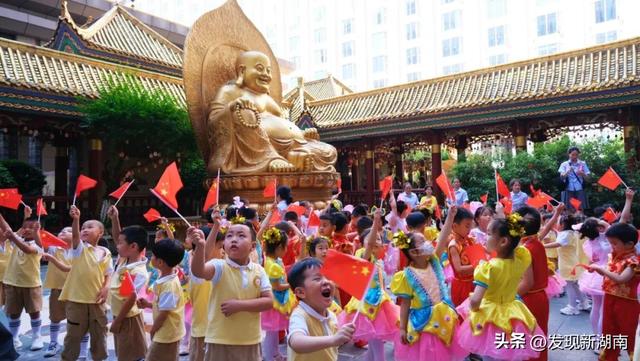 宇宙中心万家丽：擎领城市高度，铸就全球商业文化标杆