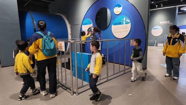 科学与人文的融合之旅！这场活动深受孩子们欢迎……