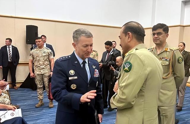 中国的4大友国加入和平委员会，中国咬死一句话	，特朗普通告全球