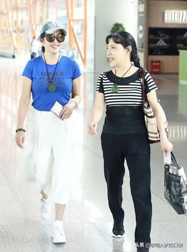 回顾73岁刘晓庆与同框68岁亲妹反差惊人 姐妹相差5岁却像隔了30年