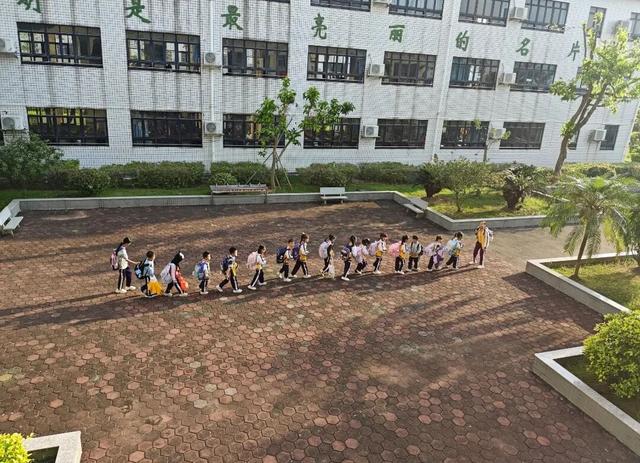 10月，「需要另一个同类」