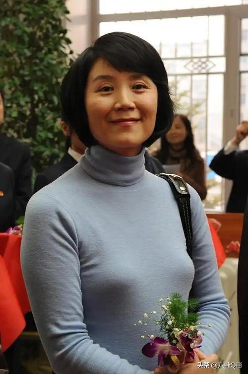 身价过百亿	，坐拥北京一条街出门私人飞机，京圈内的富婆都有谁?