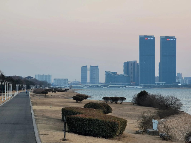 陕西人，刚从山东日照回来，实在忍不住想说：对日照的六点印象