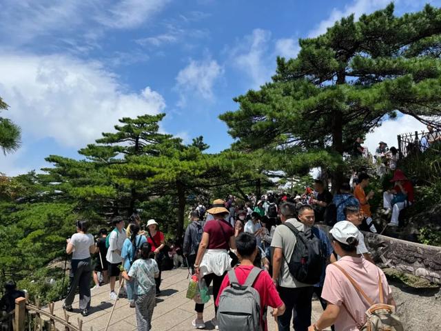 徒步三山五岳：安徽黄山！