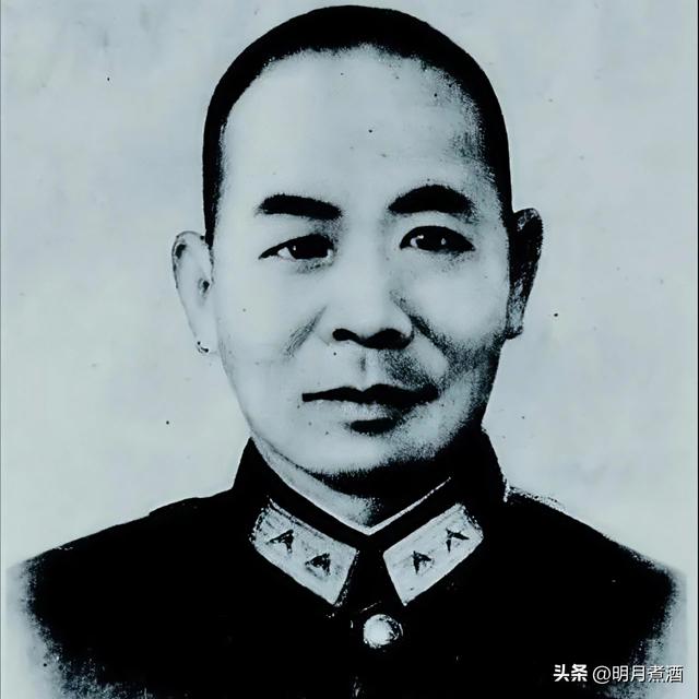 他的墓前，有了一座花墙