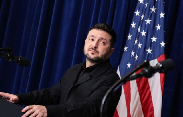 与普京通话后，特朗普当众逼泽连斯基妥协，直言再拖数月领土必丢