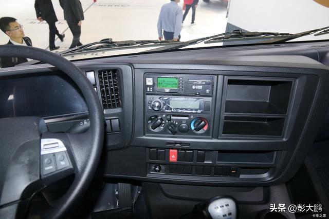 庆铃FVR货车，货箱长度8.6米，最高时速105公里/小时