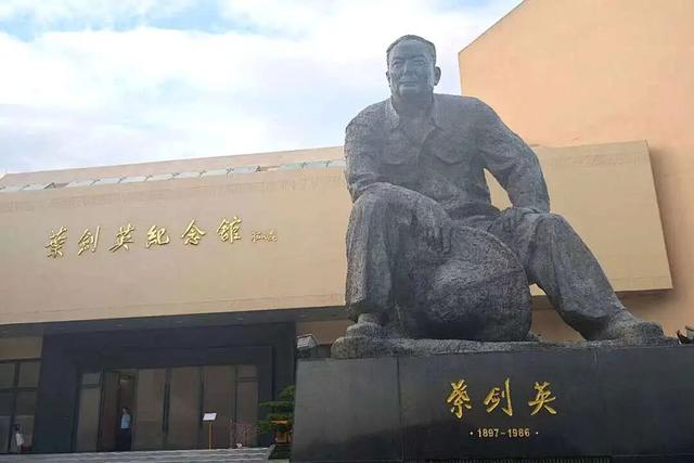 别再去人挤人！这座宝藏小城，一半是山水，一半是客家味