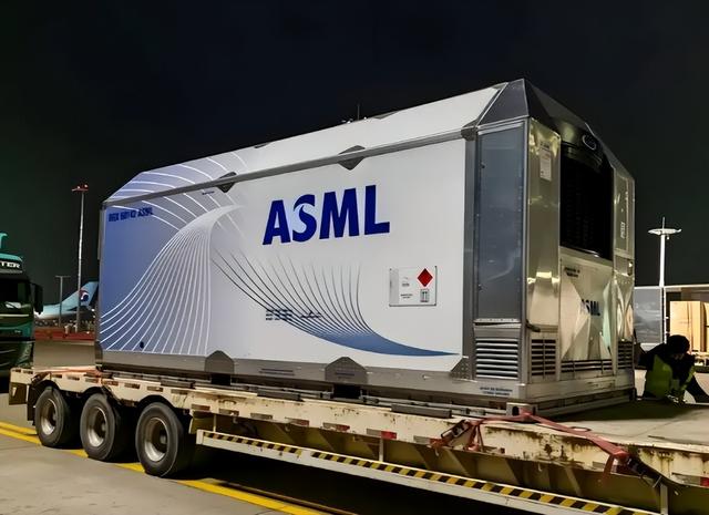 人还没到北京，特朗普先服软，中国出手就是3440亿，ASML或被取代